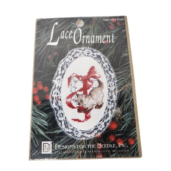 VTG Designs For The Needle Cat & Bow Lace Ornament Christmas Cross Stitch Kit - Picture 1 of 5